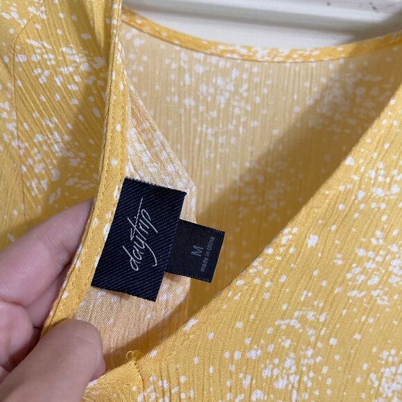 Daytrip Womens Yellow Abstract Dot Keyhole Back Long Sleeve Boho Blouse Medium - Picture 2 of 8